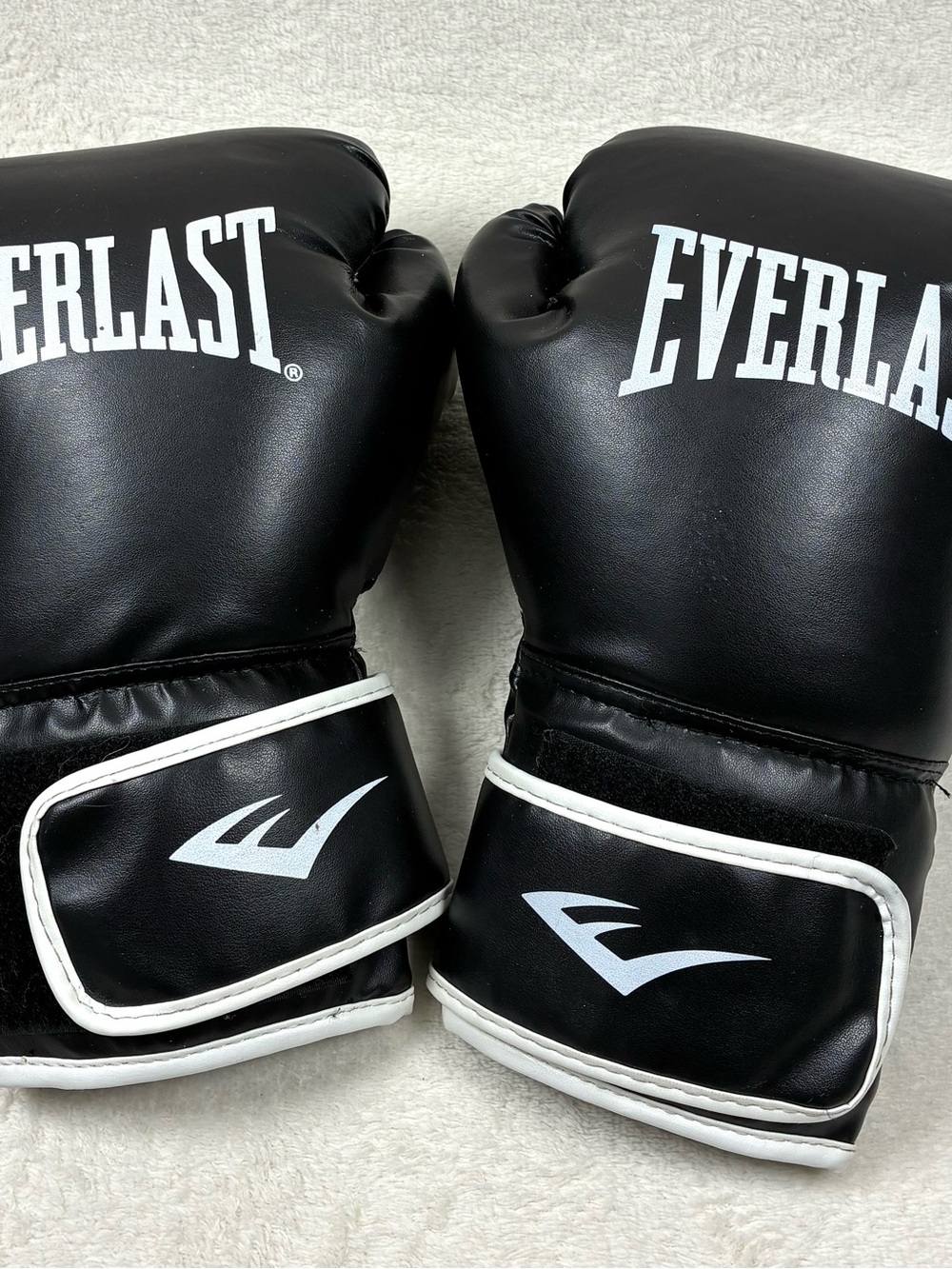 Everlast Black and White Training Boxing Gloves